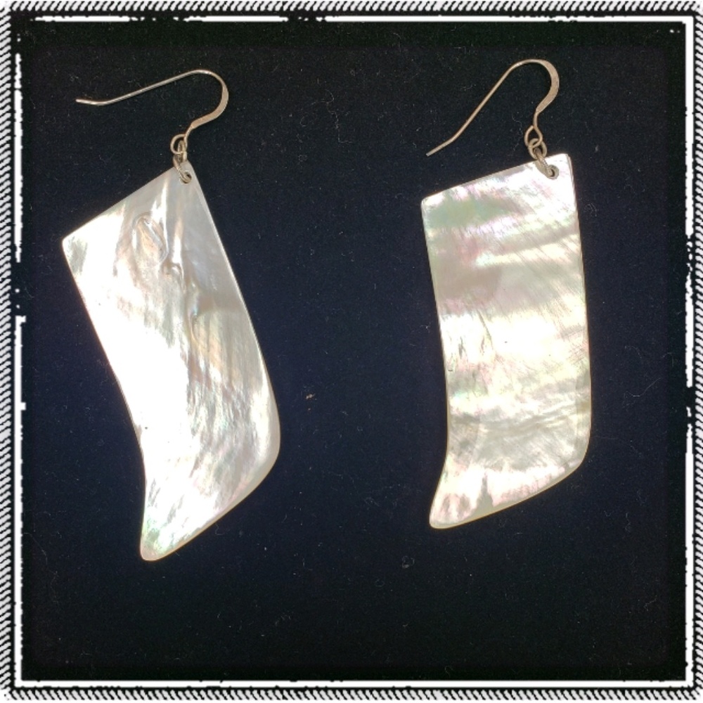 Yellow mother of pearl earrings